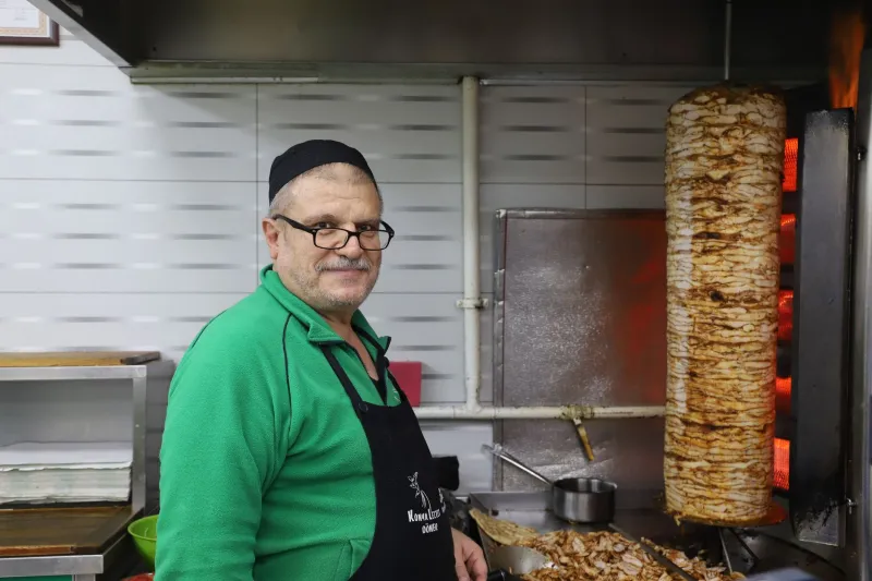 Spit, Sauce, and Neighborhood Secrets: The Unwritten Rules of Finding Your City's Best Döner